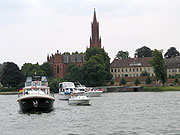 Blick über den Malchower See auf das Kloster Malchow